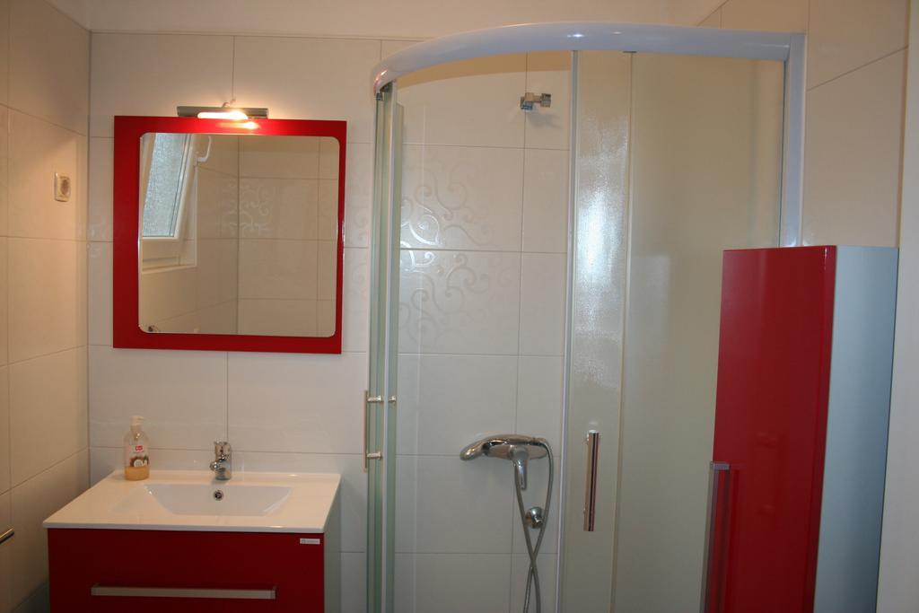 Apartments Rotim Zaostrog Phòng bức ảnh